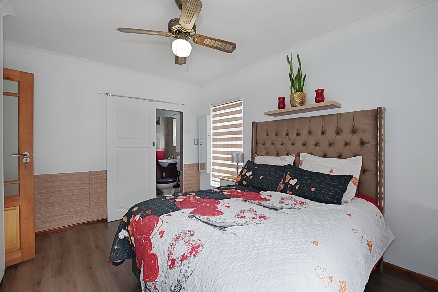 3 Bedroom Property for Sale in Table View Western Cape